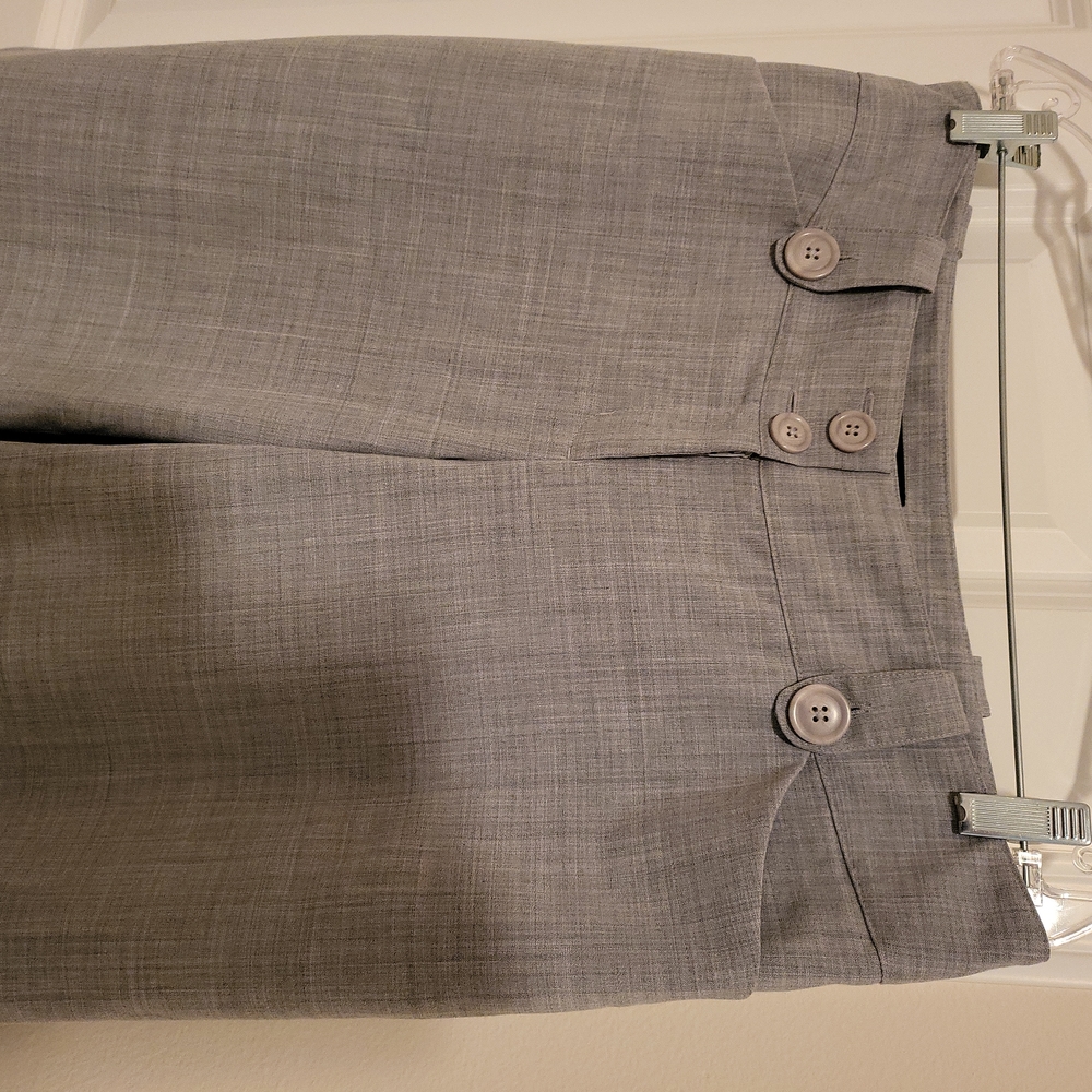 Express - Capris - Picture 2 of 5